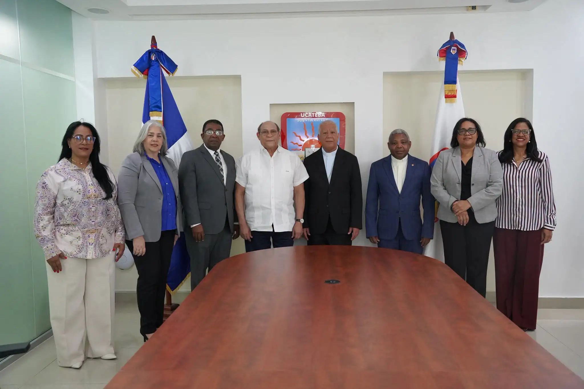 Previo al inicio de la Consulta Nacional para el Futuro de la Educación Dominicana, recibimos en la Rectoría de UCATEBA al ministro de Educación Superior, Ciencia y Tecnología, Rafael Santos Badía